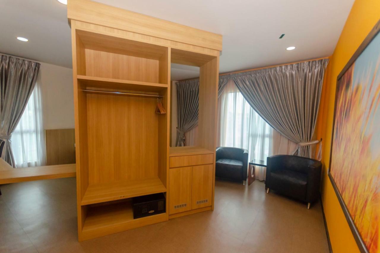 Rs Boutique Hotel Kluang Exteriör bild