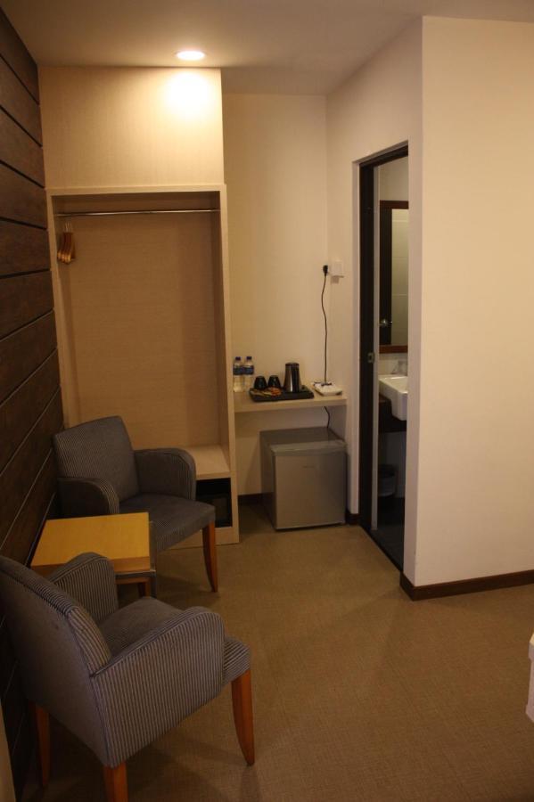 Rs Boutique Hotel Kluang Exteriör bild