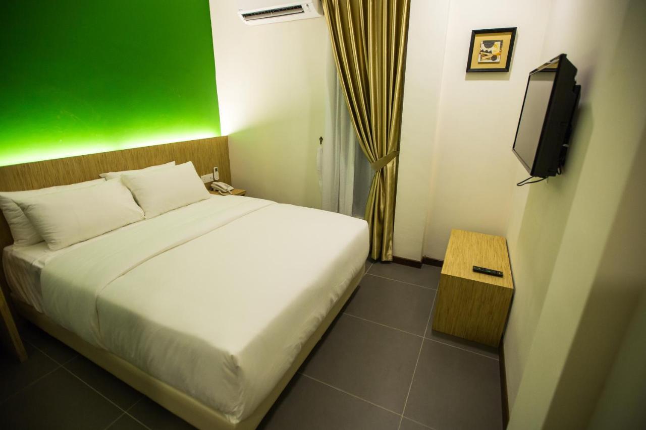 Rs Boutique Hotel Kluang Exteriör bild